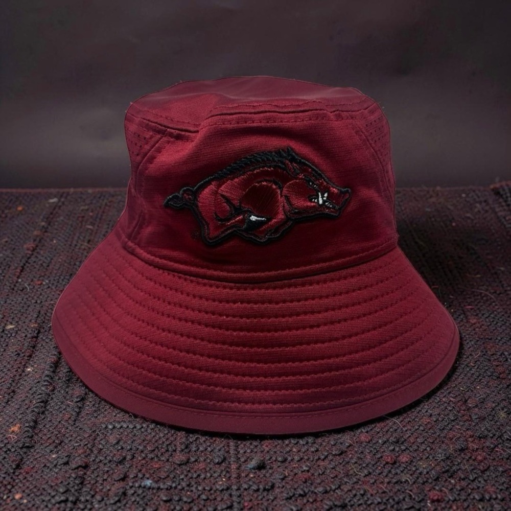 New Era Arkansas Razorbacks Bucket Hat Cardinal Red Digi Mesh OSFM NCAA NWT
